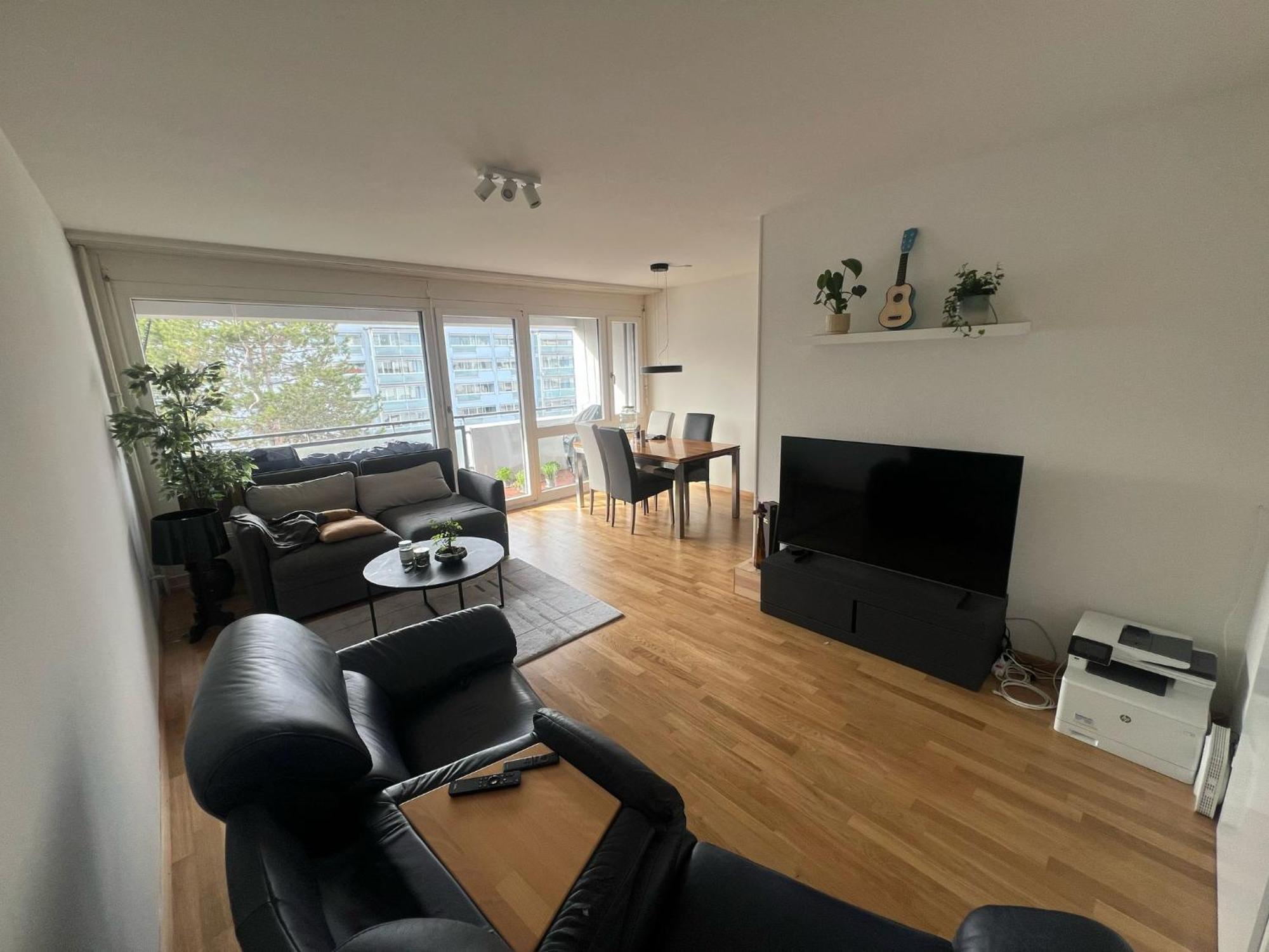 Moebelierte Mit Balkon Zwischen Bahnhof Und St Jakob