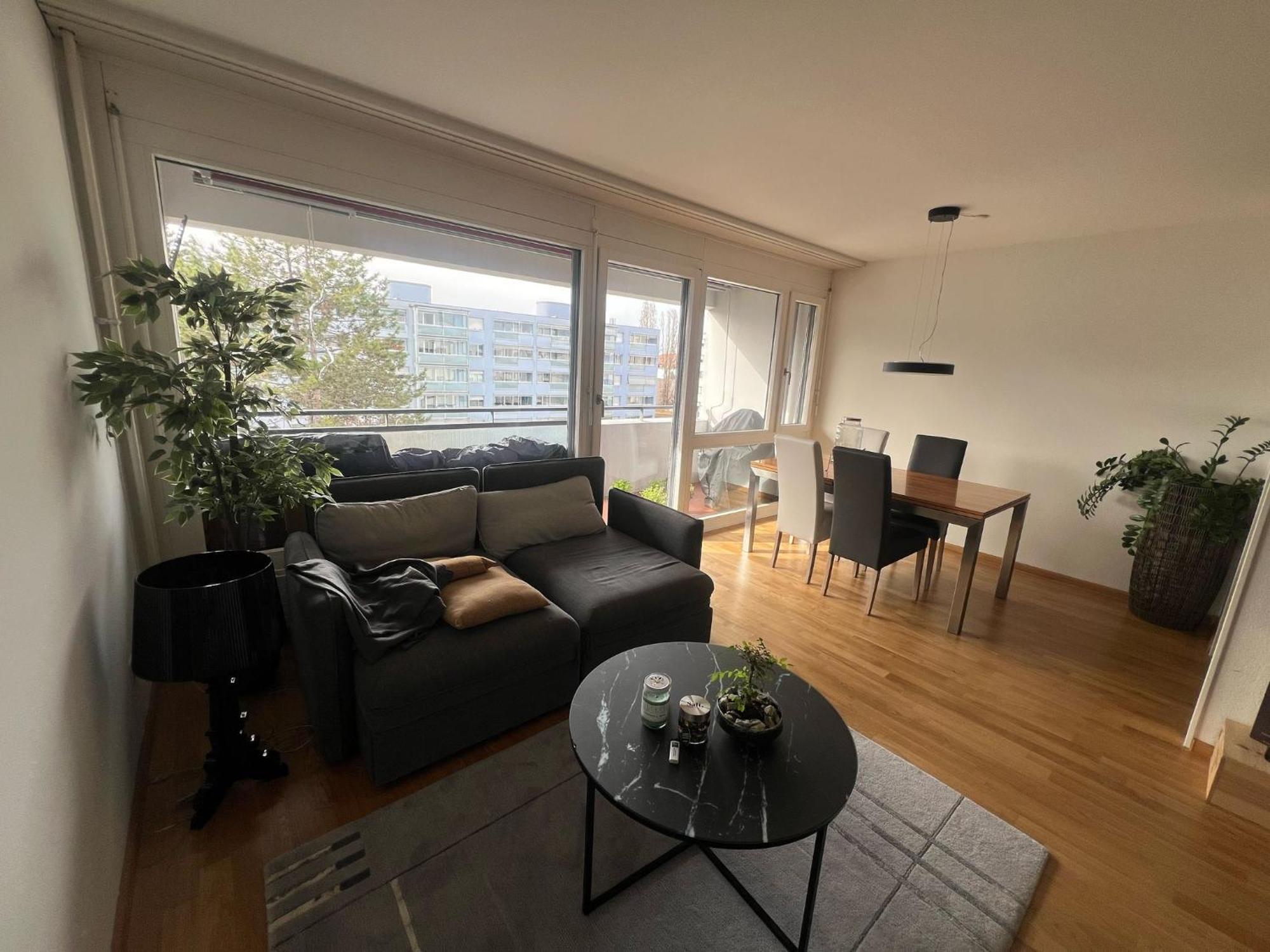 Moebelierte Mit Balkon Zwischen Bahnhof Und St Jakob