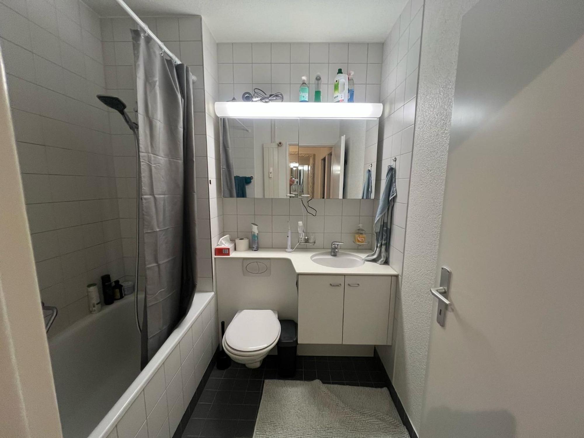 Moebelierte Mit Balkon Zwischen Bahnhof Und St Jakob *